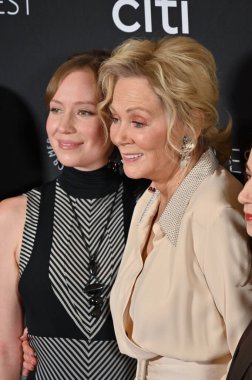 Hollywood, CA USA - 28 Mart 2025: Hannah Einbinder, Jean Smart PaleyFest LA Hacks 'a katıldı.