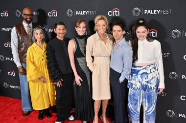 Hollywood, CA USA - 28 Mart 2025: Megan Stalter, Mark Indelicato, Paul W Downs, Hannah Einbinder, Jean Smart, Rose Abdoo, Carl Clemons-Hopkins PaleyFest LA Hacks.