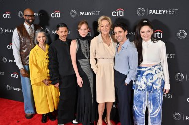 Hollywood, CA USA - 28 Mart 2025: Megan Stalter, Mark Indelicato, Paul W Downs, Hannah Einbinder, Jean Smart, Rose Abdoo, Carl Clemons-Hopkins PaleyFest LA Hacks.