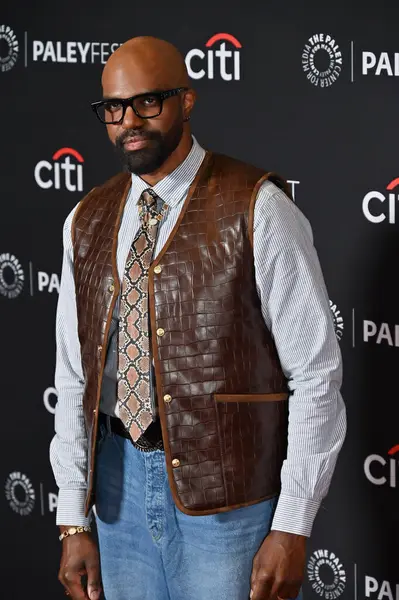 Hollywood, CA USA - 28 Mart 2025: Carl Clemons-Hopkins PaleyFest LA Hacks 'a katıldı.