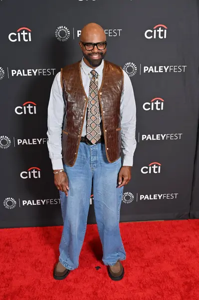 Hollywood, CA USA - 28 Mart 2025: Carl Clemons-Hopkins PaleyFest LA Hacks 'a katıldı.