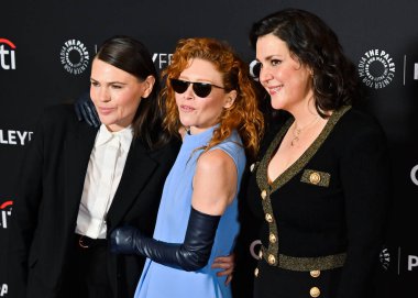 Hollywood, CA / USA - 29 Mart 2025: Clea DuVall, Natasha Lyonne, Melanie Lynskey PaleyFest LA Poker Face 'e katıldı.