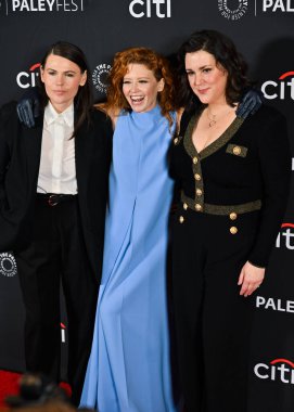 Hollywood, CA / USA - 29 Mart 2025: Clea DuVall, Natasha Lyonne, Melanie Lynskey PaleyFest LA Poker Face 'e katıldı.