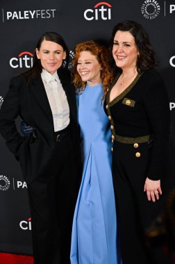 Hollywood, CA / USA - 29 Mart 2025: Clea DuVall, Natasha Lyonne, Melanie Lynskey PaleyFest LA Poker Face 'e katıldı.