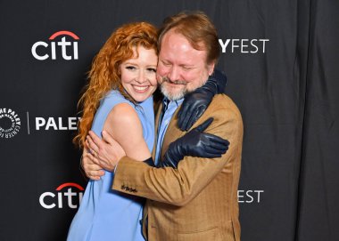 Hollywood, CA / USA - 29 Mart 2025: Natasha Lyonne, Rian Johnson PaleyFest LA Poker Face 'e katıldı.
