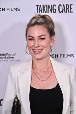 Los Angeles, CA USA - 16 Nisan 2025: Jessimae Peluso Take Care filminin prömiyerine katıldı