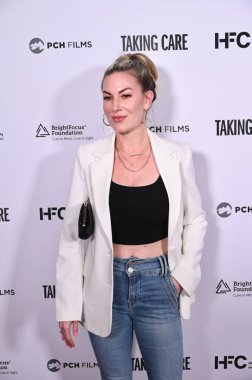 Los Angeles, CA USA - 16 Nisan 2025: Jessimae Peluso Take Care filminin prömiyerine katıldı