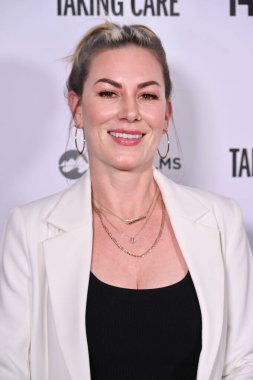 Los Angeles, CA USA - 16 Nisan 2025: Jessimae Peluso Take Care filminin prömiyerine katıldı