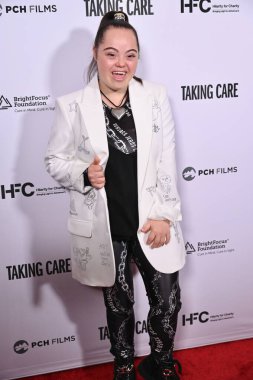 Los Angeles, CA USA - 16 Nisan 2025: Madison Tevlin Take Care filminin prömiyerine katıldı