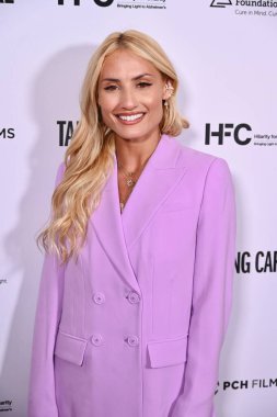 Los Angeles, CA USA - 16 Nisan 2025: Montana Tucker Take Care filminin prömiyerine katıldı