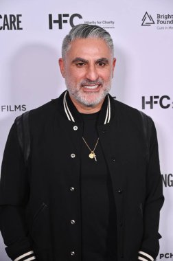 Los Angeles, CA USA - 16 Nisan 2025: Rıza Farahan, Take Care filminin prömiyerine katıldı