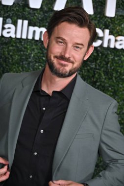 Hollywood, CA USA - 22 Nisan 2025: Evan Williams Hallmark 'ın The Way Home Sezon 3 Gösterimi ve Emmy FYC Etkinliği' ne katıldı