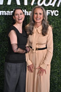 Hollywood, CA USA - 22 Nisan 2025: Chyler Leigh, Andie MacDowell Hallmark 'ın The Way Home Season 3.