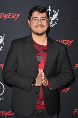 Beverly Hills, CA USA - 23 Nisan 2025: Dante Aleksander Final Recovery 'nin ilk gösterimine katıldı