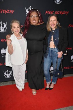 Beverly Hills, CA USA - 23 Nisan 2025: Charlene Tilton, Tonya Renee Meisenbach, Cherish Lee Final Recovery 'nin ilk gösterimine katıldı