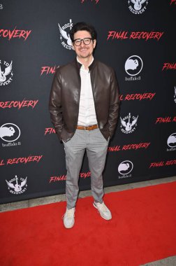 Beverly Hills, CA USA - 23 Nisan 2025: Jarryd Elias Final Recovery 'nin ilk gösterimine katıldı