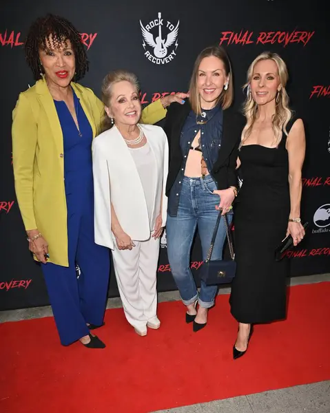 Beverly Hills, CA USA - 23 Nisan 2025: Shelby Bradley, Charlene Tilton, Cherish Lee, Erin Murphy Final Recovery 'nin ilk gösterimine katıldı