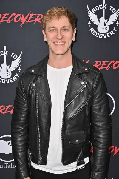 Beverly Hills, CA USA - 23 Nisan 2025: Nick Theurer Final Recovery 'nin ilk gösterimine katıldı