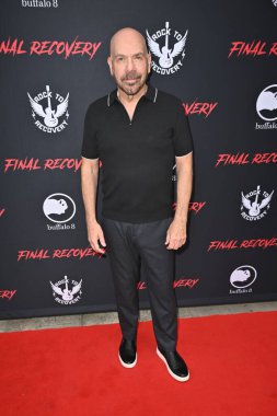 Beverly Hills, CA USA - 23 Nisan 2025: Jason Stuart Final Recovery 'nin ilk gösterimine katıldı