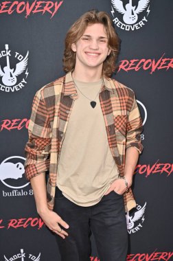 Beverly Hills, CA USA - 23 Nisan 2025 Mason McNulty Final Recovery 'nin ilk gösterimine katıldı