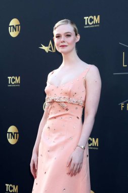 Hollywood, CA USA - 26 Nisan 2025: Elle Fanning, Francis Ford Coppola onuruna verilen 50. AFI Yaşam Boyu Başarı Ödülüne katıldı