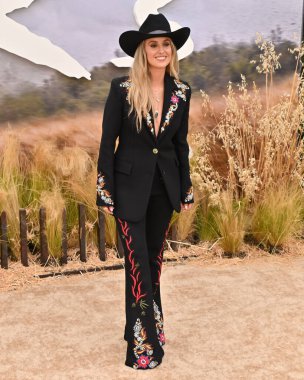 Westwood, CA USA - 11 Temmuz 2024: Lainey Wilson Twisters filminin galasına katıldı.