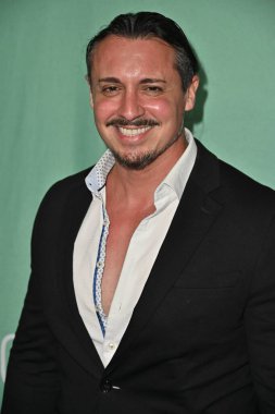 Batı Hollywood, CA USA - 1 Mayıs 2025: Peter Madrigal Reality Networks Fırlatma Partisi 'ne katıldı