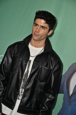 Batı Hollywood, CA USA - 1 Mayıs 2025: Max Ehrich Reality Networks Fırlatma Partisi 'ne katıldı