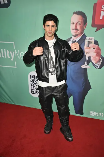Batı Hollywood, CA USA - 1 Mayıs 2025: Max Ehrich Reality Networks Fırlatma Partisi 'ne katıldı