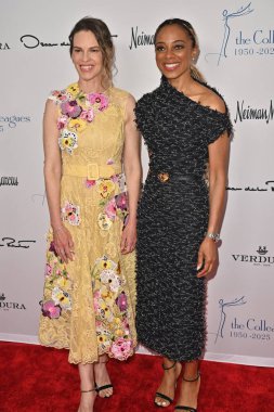 Beverly Hills, CA USA - 8 Mayıs 2025: Hilary Swank, Nischelle Turner Üniversiteler arası Yıllık Bahar Yemeği ve Oscar de la Renta Moda Gösterisine katıldı