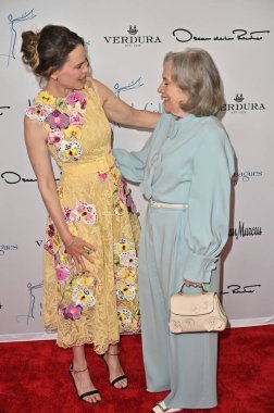 Beverly Hills, CA USA - 8 Mayıs 2025: Hilary Swank, Kathy Bates Meslektaşları Yıllık Bahar Yemeği ve Oscar de la Renta Moda Gösterisine katıldı