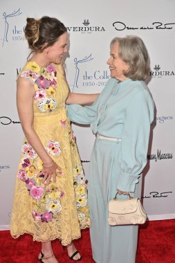 Beverly Hills, CA USA - 8 Mayıs 2025: Hilary Swank, Kathy Bates Meslektaşları Yıllık Bahar Yemeği ve Oscar de la Renta Moda Gösterisine katıldı