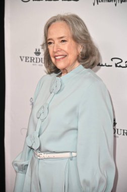 Beverly Hills, CA USA - 8 Mayıs 2025: Kathy Bates Yıllık Üniversite Bahar Yemeği ve Oscar de la Renta Moda Gösterisi 'ne katıldı
