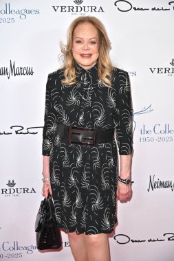 Beverly Hills, CA USA - 8 Mayıs 2025: Candy Spelling Meslektaşları Yıllık Bahar Yemeğine ve Oscar de la Renta Moda Gösterisine Katılıyor
