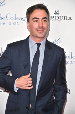 Beverly Hills, CA USA - 8 Mayıs 2025 Fernando Garcia Meslektaşları Yıllık Bahar Yemeği ve Oscar de la Renta Moda Gösterisi 'ne katıldı