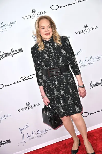 Beverly Hills, CA USA - 8 Mayıs 2025: Candy Spelling Meslektaşları Yıllık Bahar Yemeğine ve Oscar de la Renta Moda Gösterisine Katılıyor