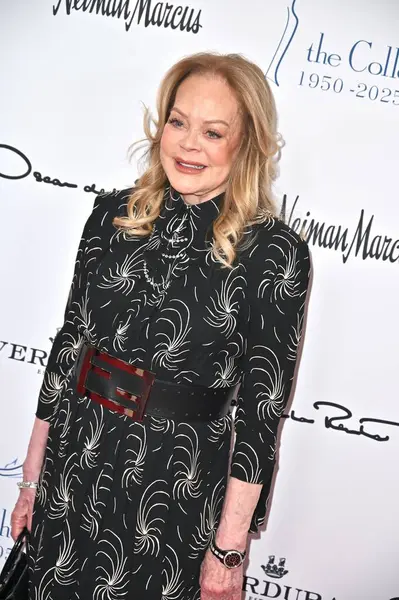 Beverly Hills, CA USA - 8 Mayıs 2025: Candy Spelling Meslektaşları Yıllık Bahar Yemeğine ve Oscar de la Renta Moda Gösterisine Katılıyor