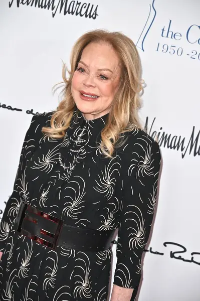 Beverly Hills, CA USA - 8 Mayıs 2025: Candy Spelling Meslektaşları Yıllık Bahar Yemeğine ve Oscar de la Renta Moda Gösterisine Katılıyor