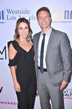 Beverly Hills, CA USA - 8 Mayıs 2025: Scott Porter, Kelsey Mayfield 2025 NAMI Akıl Sağlığı Galasına katıldı