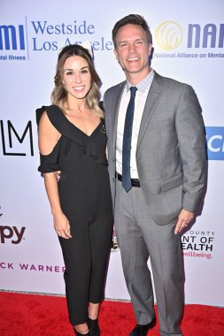 Beverly Hills, CA USA - 8 Mayıs 2025: Scott Porter, Kelsey Mayfield 2025 NAMI Akıl Sağlığı Galasına katıldı
