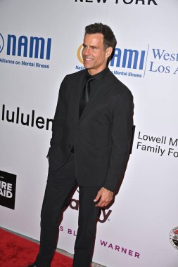 Beverly Hills, CA USA - 8 Mayıs 2025: Cameron Mathison 2025 NAMI Akıl Sağlığı Galasına katıldı