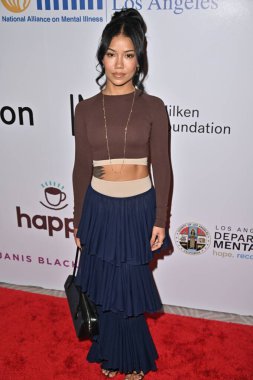 Beverly Hills, CA USA - 8 Mayıs 2025: Jhene Aiko 2025 NAMI Akıl Sağlığı Galasına katıldı