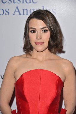 Beverly Hills, CA USA - 8 Mayıs 2025: Taylor Tay Dome Lautner 2025 NAMI Akıl Sağlığı Galasına katıldı