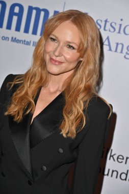 Beverly Hills, CA USA - 8 Mayıs 2025: Jewel, NAMI Akıl Sağlığı Galasına katılır