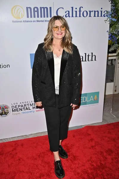 Beverly Hills, CA USA - 8 Mayıs 2025: Madchen Amick 2025 NAMI Akıl Sağlığı Galasına katıldı