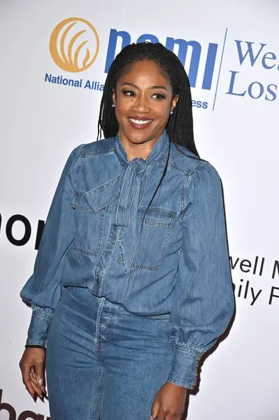 Beverly Hills, CA USA - 8 Mayıs 2025: Tiffany Haddish 2025 NAMI Akıl Sağlığı Galasına katıldı
