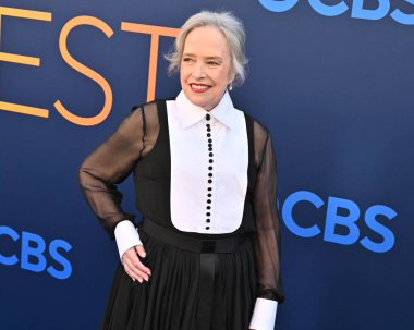 Hollywood, CA USA - 7 Mayıs 2025 Kathy Bates CBS Festivali 'ne katıldı