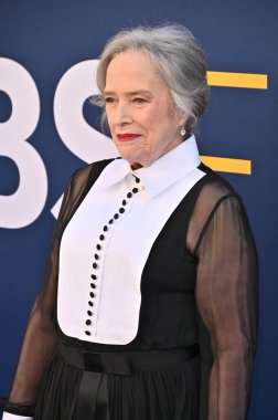 Hollywood, CA USA - 7 Mayıs 2025 Kathy Bates CBS Festivali 'ne katıldı