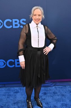 Hollywood, CA USA - 7 Mayıs 2025 Kathy Bates CBS Festivali 'ne katıldı