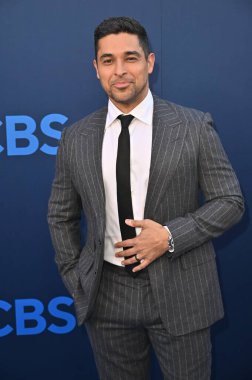 Hollywood, CA USA - 7 Mayıs 2025: Wilmer Valderrama CBS Festivali 2025 'e katıldı